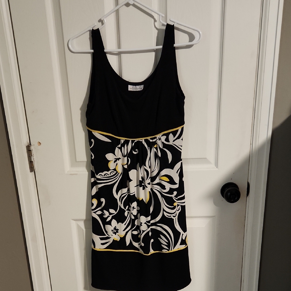 Enfocus Studio Black Scoop Neck Top
